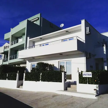 In With Balcony, Air Conditioning, Wifi, Washing Machine 4252-4